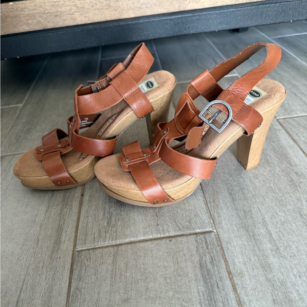 Dr. Scholl’s strappy heels